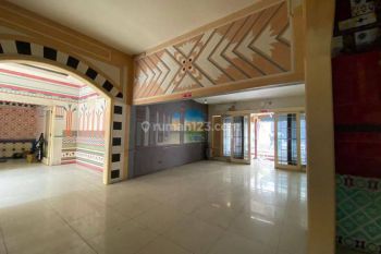 Disewakan Banyak Di Cari!!!Ex Restaurant Lingkungan Sekitar Cafe Dan Resto di Jl