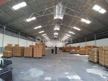 Gudang Siap Pakai Hadap Jalan 25X64 1600M Jakarta Timur