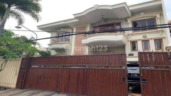 Rumah Sunter Hoek Mewah Full Marmer Dan Kayu Jati Hoek