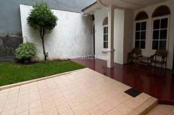 KAN RMH DI JALAN BESAR DI KELAPA GADING