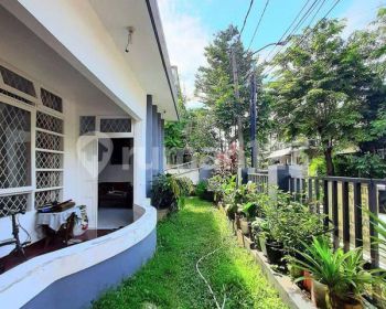 Rumah Lama Terawat Tanah Luas Harga Murah Lokasi Bagus di Bintaro