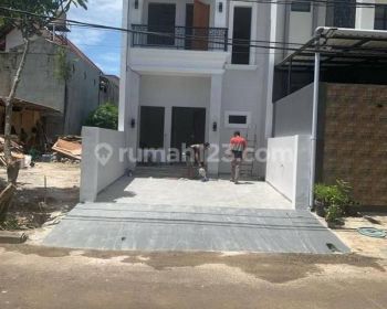 Rumah di Melati mas 2 Lantai SHM Baru