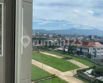 Dijual Apartemen Landmark Residence 2 Kamar Tidur Bagus Unfurnished