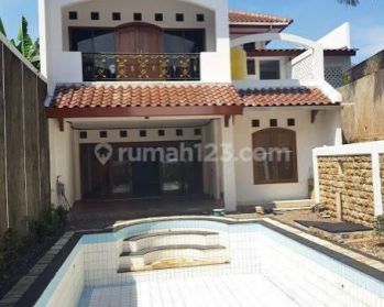 Dijual Rumah Cantik Ada Kolam Renang Pekayon Bekasi