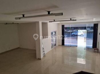 Sewa Ruko gandeng bulevard raya , 2lantai, uda plong, bagus siap huni, strategis