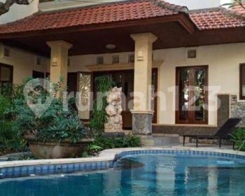 Di sewakan villa sekat pantai Sanur Denpasar Bali Indonesia