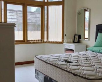 Rumah Disewa Modern Cantik di Setra Indah