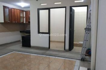 Disewakan Rumah Hoek Cluster Aralia Luas 260 Harapan Indah Bekasi