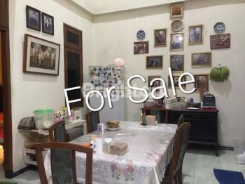 Rumah 2Lt Siap Huni, Posisi 0 jalan di Pusat Kota Sby, Sangat Cocok Untuk Rumah