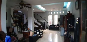 Rumah Dalam Perumahan Villa Pamulang