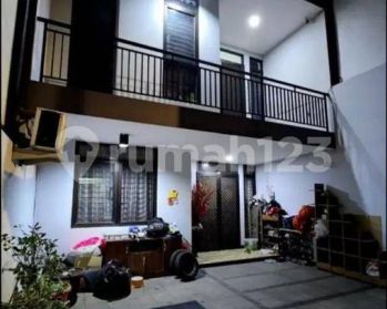 Rumah Di Komplek Perumahan Danau Sunter Dan One Gate System