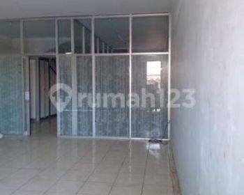 Ruko Usaha, Strategis, Ramai, di Inhoftank, Kurdi Regency