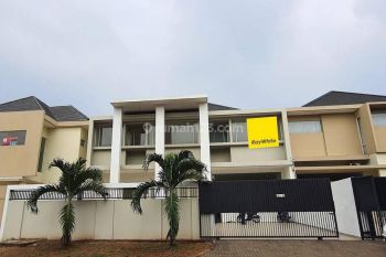 Harus Closing Rumah Megah di Kota Wisata, Cibubur