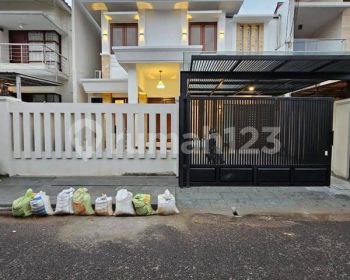 Rumah cantik baru renovasi siap huni 4kamar tidur lokasi nyaman di Jl.pondok