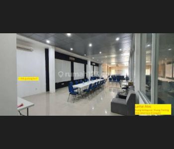 Gudang dan gedung kantor akses kontainer di Jurumudi Tangerang