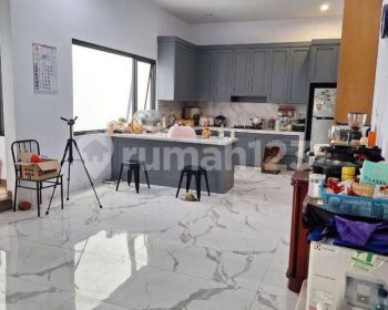 Rumah Modern 3 Lantai SHM Bagus Bisa KPR di Sunter Agung Permai