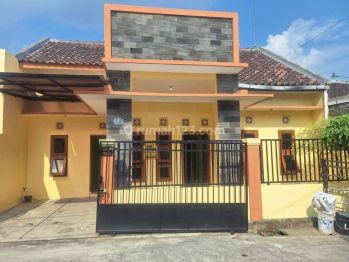 Rumah Bagus di Perum Cluster Gentan Baki Sukoharjo