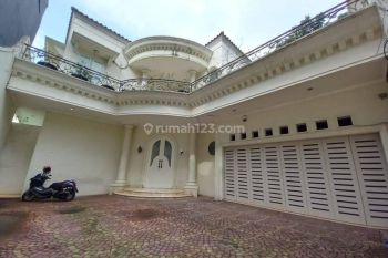 Rumah Megah Siap Huni di Kemang Jakarta Selatan