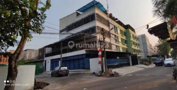 Ruko 4.5 lantai,posisi hook,parkir luas,Sunter