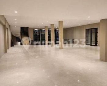 Gedung 3 Lantai Bangunan Baru Lokasi Mainroad Dago, Bandung