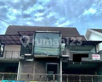 Gedung Usaha di Bintaro