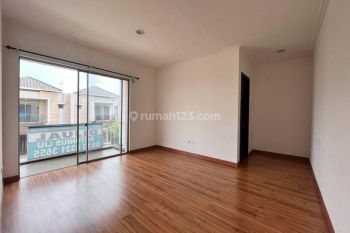 Rent Rumah: Rumah strategis