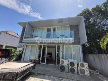 Disewakan Rumah minimalis 2lantai di Pejaten 2 Lantai Bagus