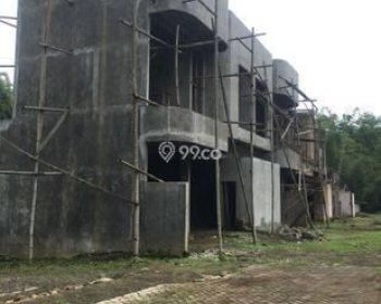 Dijual Villa Kolam Renang Lantai 3 Sebelah Wisata BNS Kota Batu