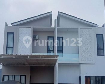 Buruan Booking Rumah Clasik 2 lantai Promo Terbatas