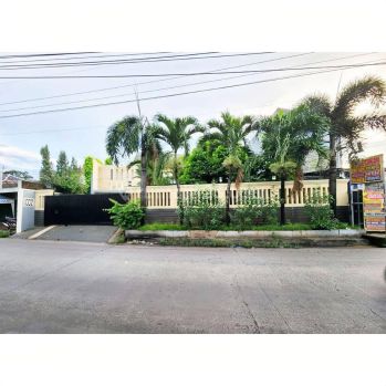 rumah 2 lantai pinggir jalan di tapos depok