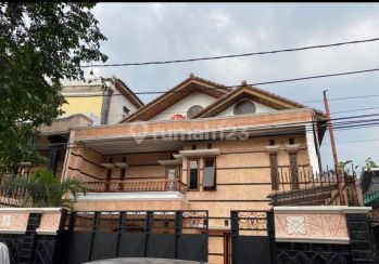 Rumah  Lux model American clasic ,dekat Mall, Rumh Sakit