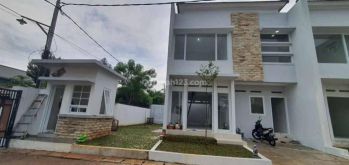 Brand new house di pinggir JakSel, 10 menit dari tol Ciledug.