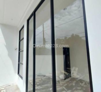 Rumah Baru Gress Rungkut Asri 140 m² Smart Home