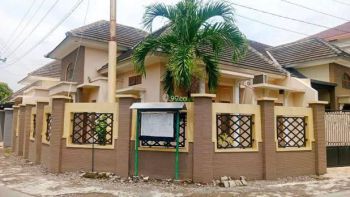 Rumah Hook Bagus Full Furnish Dekat Stadion Manahan Di Banjarsari Surakarta (NN)