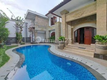 Villa Luxury Strategis Renon Muhammad Yamin Denpasar Bali