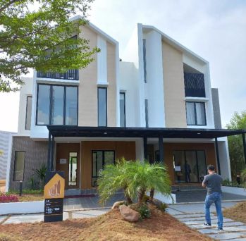 Rumah The Essence Jakarta Garden City. 3lt Attic