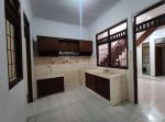 thumbnail-rumah-lt-240-dalam-komplek-elit-pesona-di-jalan-utama-margonda-raya-depok-6