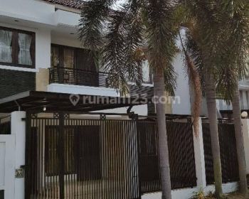 Taman Golf Lt. 200. Hadap Selatan. Modernland