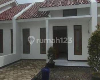 Rumah Baru Dalam Cluster Dekat Dengan Stasiun Kereta