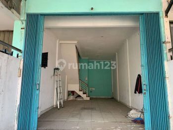 Disewakan Ruko 4 Lantai Murah Strategis Pinggir Jalan Raya Siap Huni Johar Baru