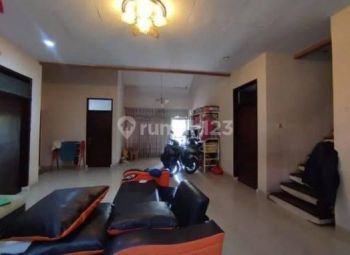 1.5 M Nego Rumah di Taman Kopo Indah 1 Luas Tanah 165m2 Bangunan 200m2