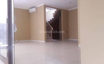 Disewakan Rumah di Discovery