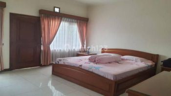 Rumah 2 Lantai Bersih Terawat Furnished Siap Huni