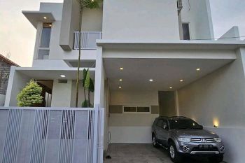 RUMAH MEWAH 2 LANTAI DEKAT SEKOLAH BUDI MULIA SLEMAN