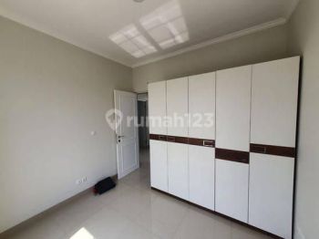 Rumah 2 lantai baru di parung panjang dekat stasiun kereta