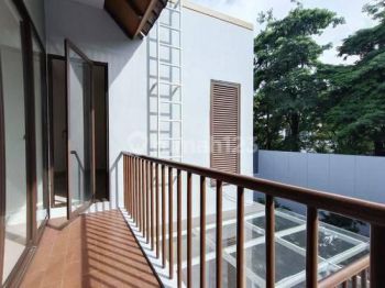 Disewa kan Rumah Mewah De Park BSD di Kawasan Premium Siap Huni