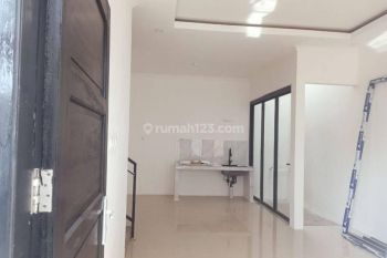 Rumah 2 lantai 700 juta Bekasi cash bertahap dekat tol stasiun