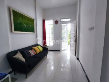 Rumah Modern Minimalis 2 Lantai Semi Furnished Siap Huni
