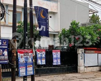 Ruang usaha untuk serba guna, kampus,penginapan,LT 1381 m2, JL kalibata,JktS,