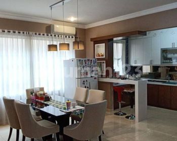 Rumah 3 Lantai Furnished di Cluster Onyx Alam Sutera, Tangerang